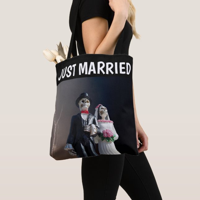 SKELETON COUPLE JUST MARRIED WEDDING TOTE PURSE (Close Up)