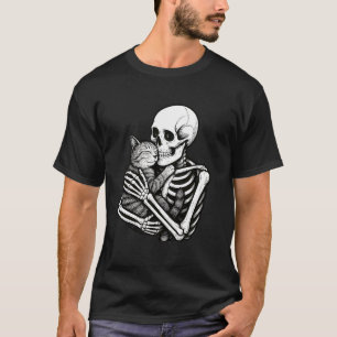 Skeleton Hugging Cat Halloween Cat Mum Cat Dad Cat T-Shirt
