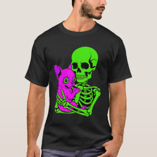 Skeleton Hugging Chihuahua   Cute Spooky Dog Lover T-Shirt