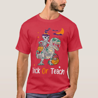 Skeleton Riding Mummy  Halloween Trick or Teach Wi T-Shirt