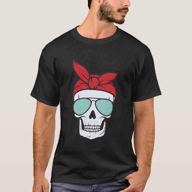 Skull And Crossbones Pirate Sunglasses T-Shirt (Front)
