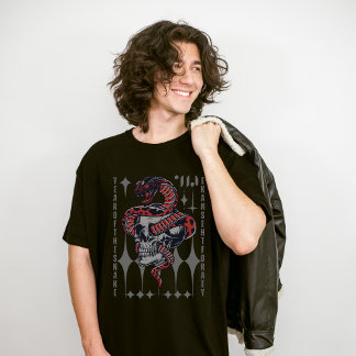 Skull and Snake, edgy and gothic aesthetics T-Shirt