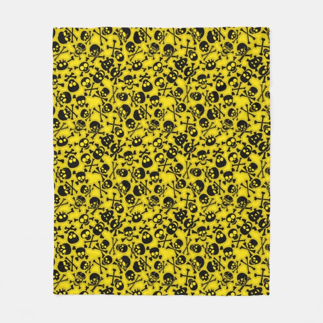 Skull & Crossbones Pattern Fleece Blanket (Front)