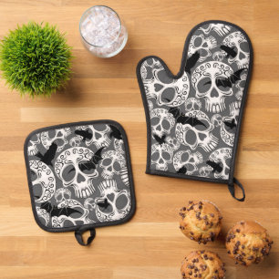 Skull Halloween Decorative Calaveras Oven Mitt & Pot Holder Set