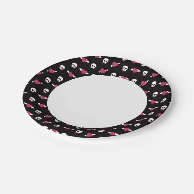 Skulls and hearts paper plate (Angled)