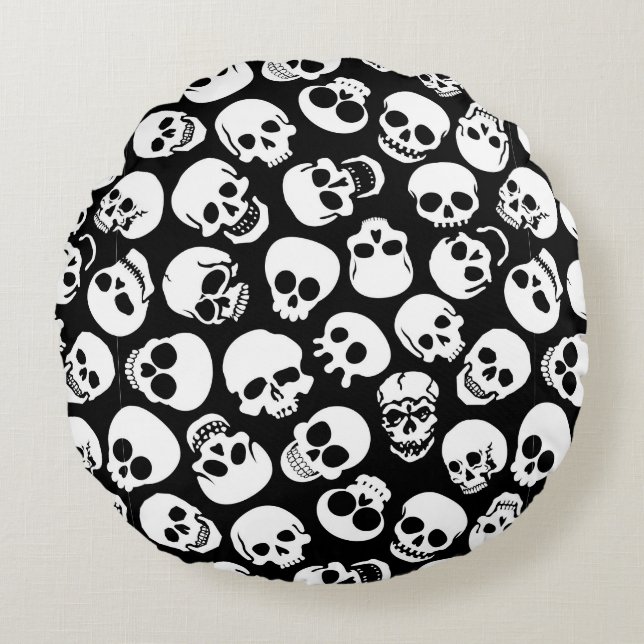 Skulls in Black Background Pattern Round Cushion (Front)