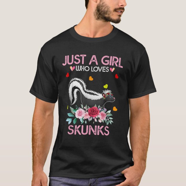 Skunk Tee For Women Grils Gift Just A Girl Who Lov (Front)