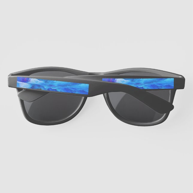 SlipperyJoe's abstract cloud artwork colourful sur Sunglasses (Back)