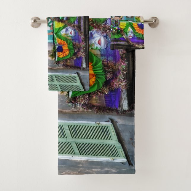 SlipperyJoe's Mardi Gras Men purple gold green bal Bath Towel Set (Insitu)