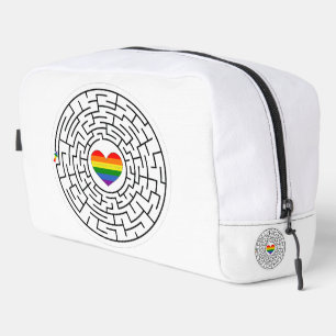 SlipperyJoe's maze encircles rainbow heart arrow m Dopp Kit