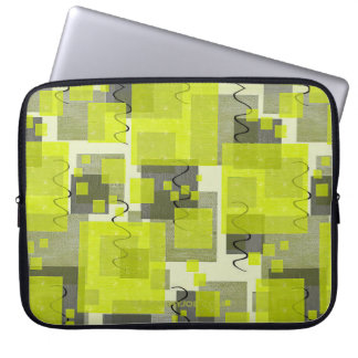 SlipperyJoe's Saint Patrick's Day dominating brigh Laptop Sleeve