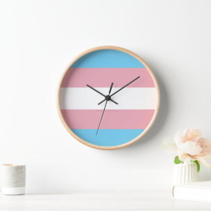 SlipperyJoe's transgender pride flag visibility di Clock