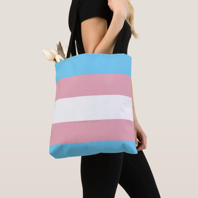 SlipperyJoe's transgender pride flag visibility di Tote Bag (Close Up)