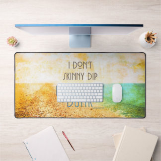 SlipperyJoe's warm idyllic beach scene campy skinn Desk Mat