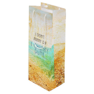 SlipperyJoe's warm idyllic beach scene campy skinn Wine Gift Bag