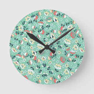 Small flowers (green) round clock