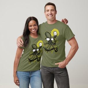 Smart octopus discovers electricity T-Shirt