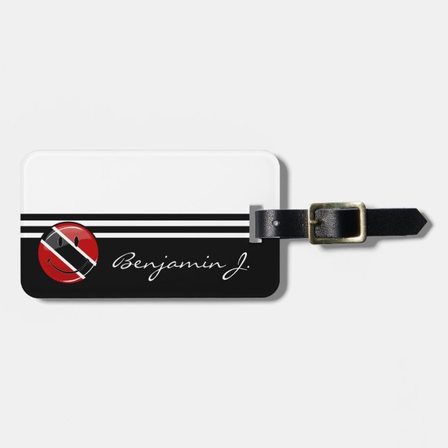 Smiling Trinidad and Tobago Flag Luggage Tag (Front Horizontal)