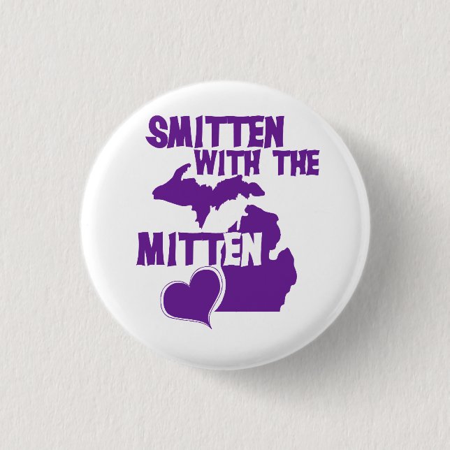 Smitten with the mitten 3 cm round badge (Front)