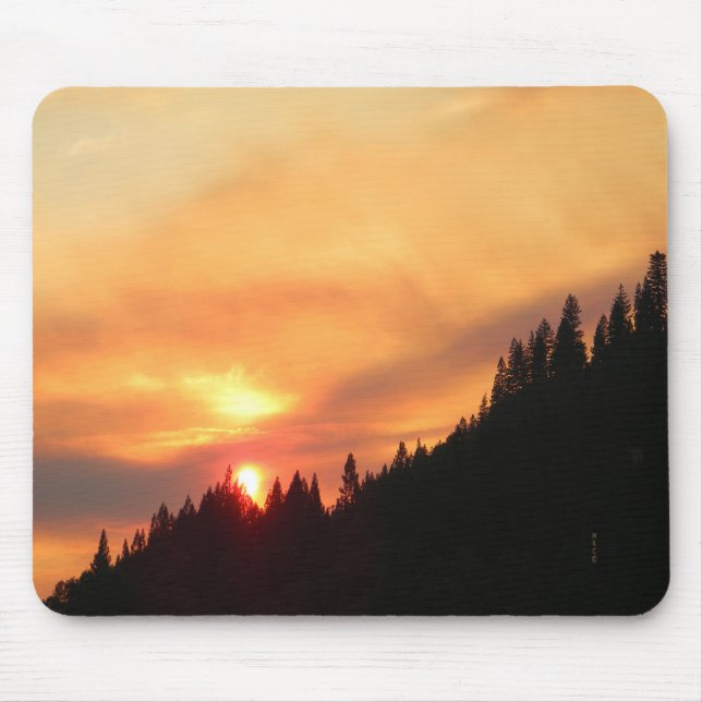 Smokey Sunset over the mountains... Mouse Mat (Front)