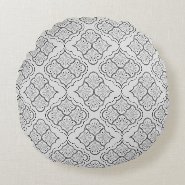 Smooth Arabesque - Greyscale Geometric Pattern Round Cushion (Front)