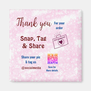 Snap tag share social media q r code glitter pink magnet