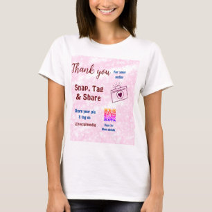 Snap tag share social media q r code glitter pink T-Shirt