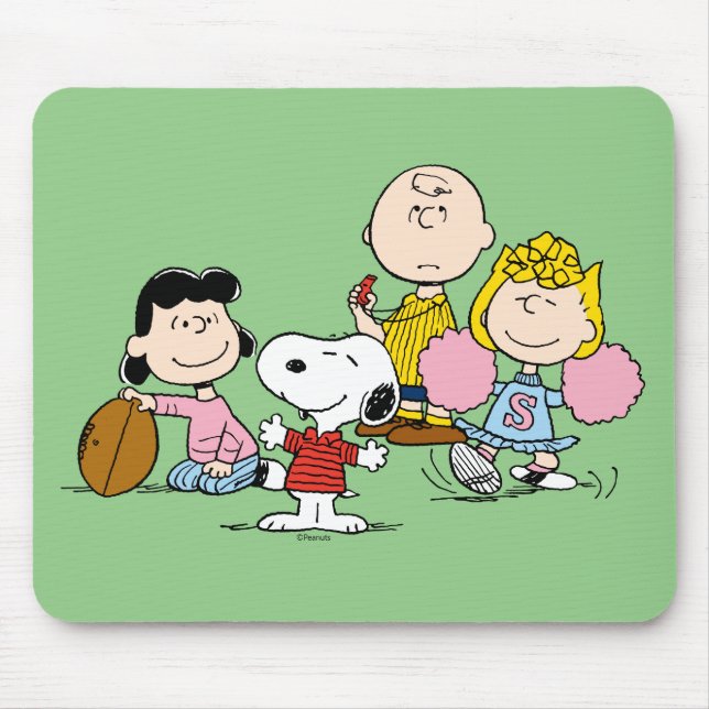 Snoopy and the Gang Play Football Mouse Mat (Front)