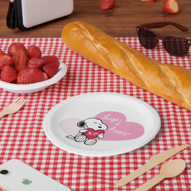 Snoopy Hugs & Kisses Paper Plate (Picnic)