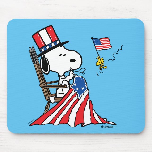 Snoopy Sewing 4th of July Flag Mouse Mat (Front)