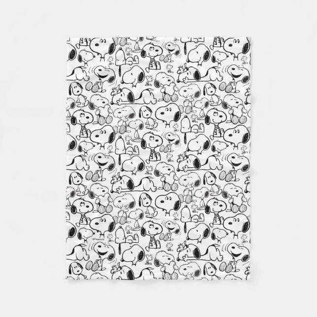 Snoopy Smile Giggle Laugh Pattern Fleece Blanket (Front)