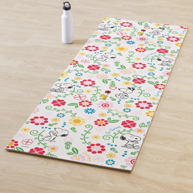 Snoopy So Sweet Flower Pattern Yoga Mat (In Situ)