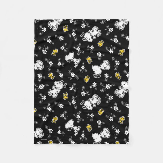 Snoopy & Woodstock Fun & Flowers Fleece Blanket (Front)