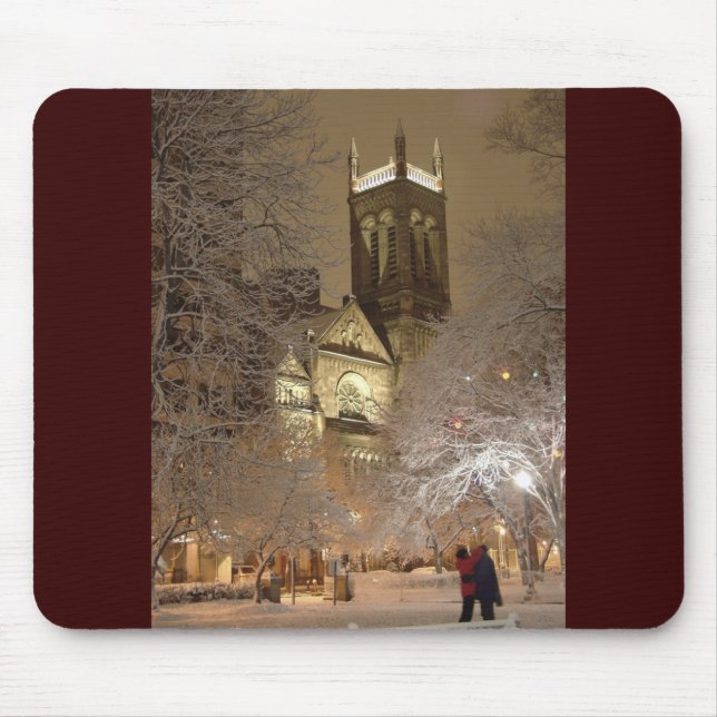 snow_church_couple_tv mouse mat (Front)