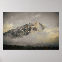 SNOW COVERED MOUNTAIN UNDER CLOUDY SKY DURING DAYT