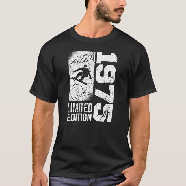 Snowboarder Vintage 1975 Birthday Snowboarding Sno T-Shirt (Front)