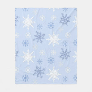 Snowflake pattern fleece blanket