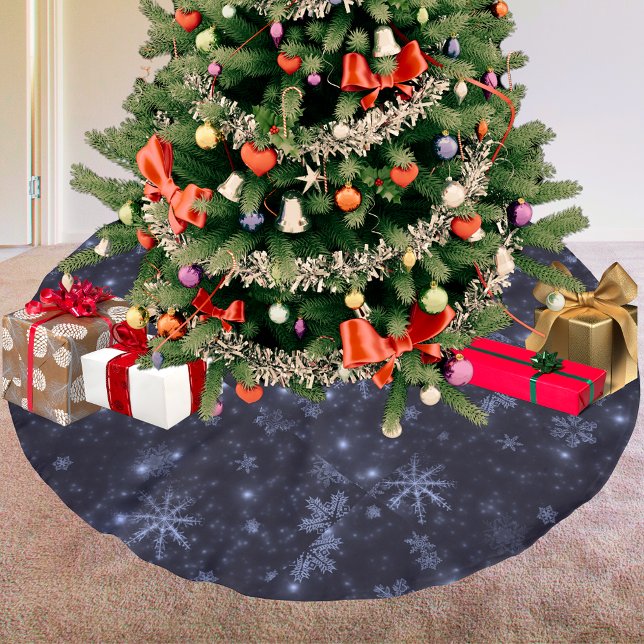 Snowflakes and Midnight Blue Background Tree Skirt (Snowflakes and Midnight Blue Background Tree Skirt)