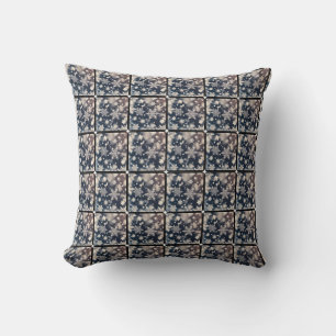 Snowflakes / Fluttering / Crop / Black Frame Cushion