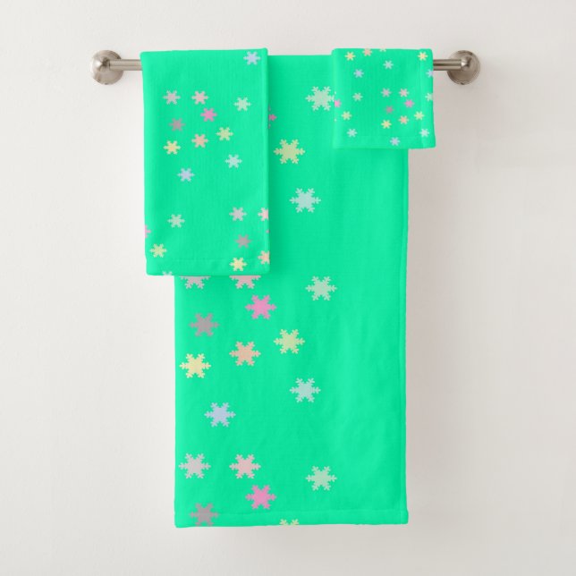 Snowflakes on Sea Spray Towel Set (Insitu)