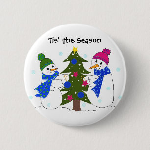 Snowmen Decorating a Christmas Tree 6 Cm Round Badge