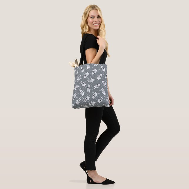 Snowy cute snow polar bear pattern tote bag (On Model)