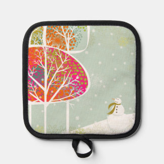 Snowy Hills winter kitchen pot holder