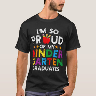 So Proud Of My Kindergarten Graduates Graduation V T-Shirt
