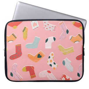 Socks seamless pattern. Cosy hand-drawn cartoon st Laptop Sleeve