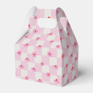 Soft Pink Daisy Chequerboard Floral Pattern Favour Box