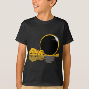 Solar Eclipse Guitar Nature Moon Retro Style Guita T-Shirt