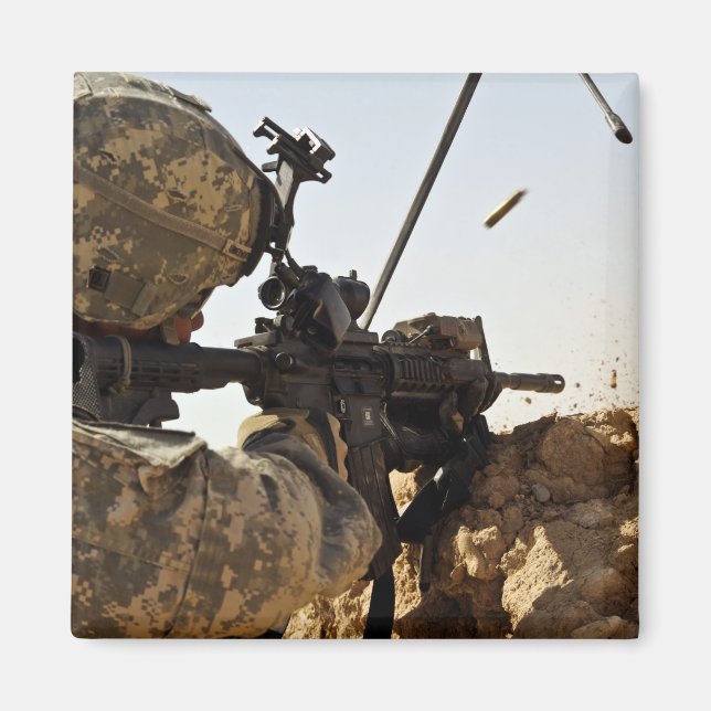 soldier engages enemy forces magnet (Front)