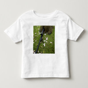 Soldier practices sniper tactics toddler T-Shirt