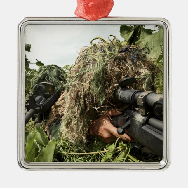 Soldiers dressed in ghillie suits metal tree decoration (Front)